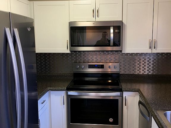 Kitchen (all new appliances)