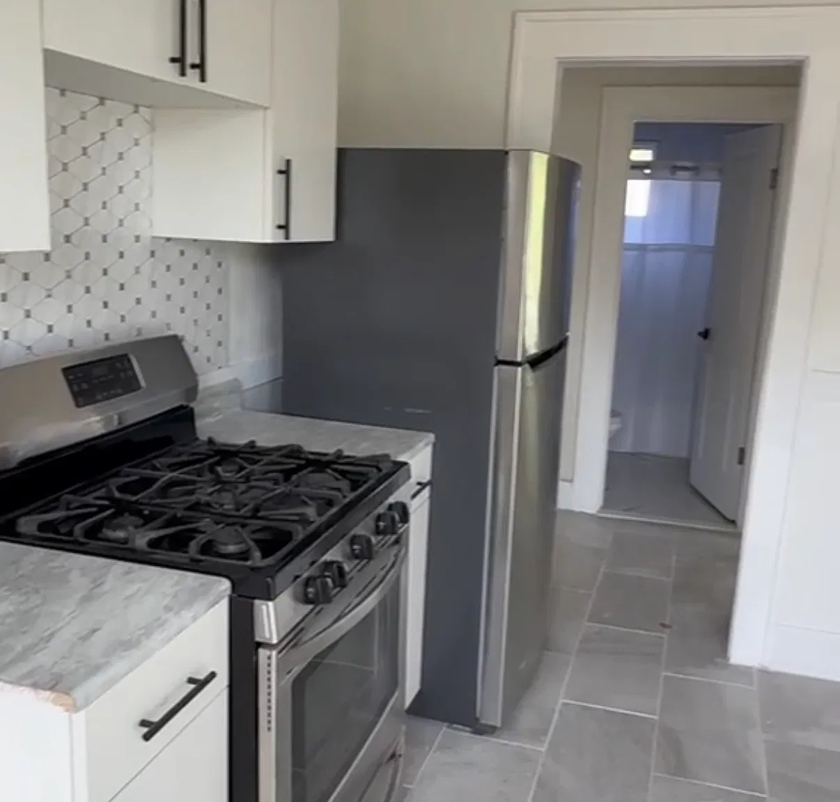 3 bed, 13 sqft, $2,000 — Photo 3