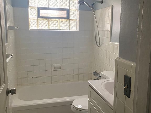 3rd image of 888 Ivyhill Dr