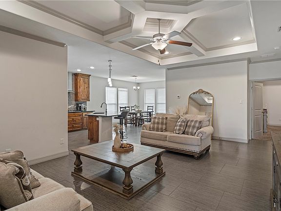4th image of 3041 Neches Dr