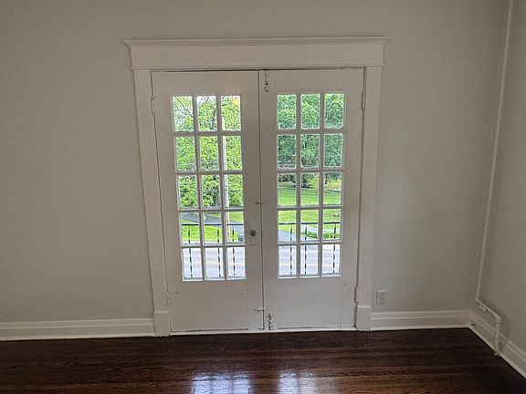 3rd image of 1333 Castlewood Ave #3