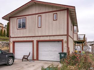 380 Chelan Ave, Chelan Falls, WA 98817