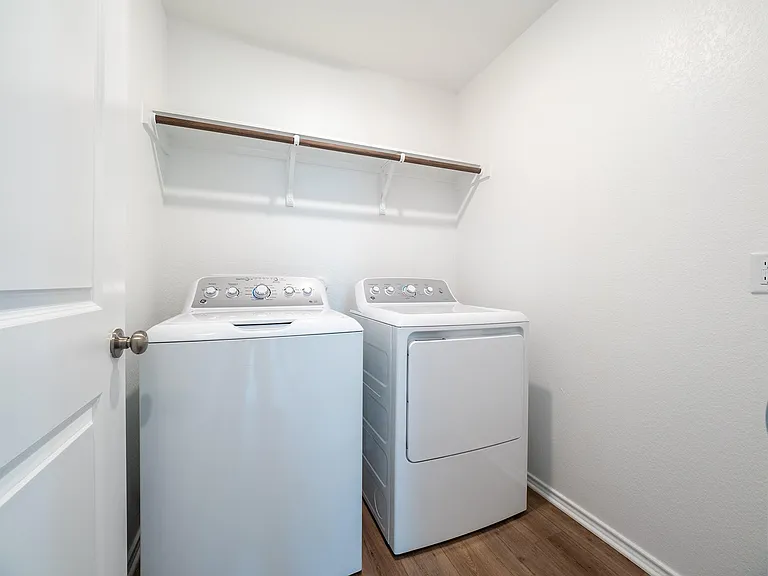 702 Silver Springs Bnd — Photo 14