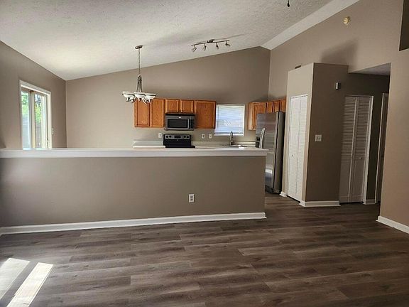 5th image of 5881 Gadsen Dr