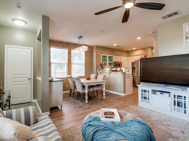 4300 Newton Ave #61 — Photo 37