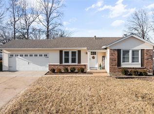 231 Mill Run Ln, Saint Peters, MO 63376