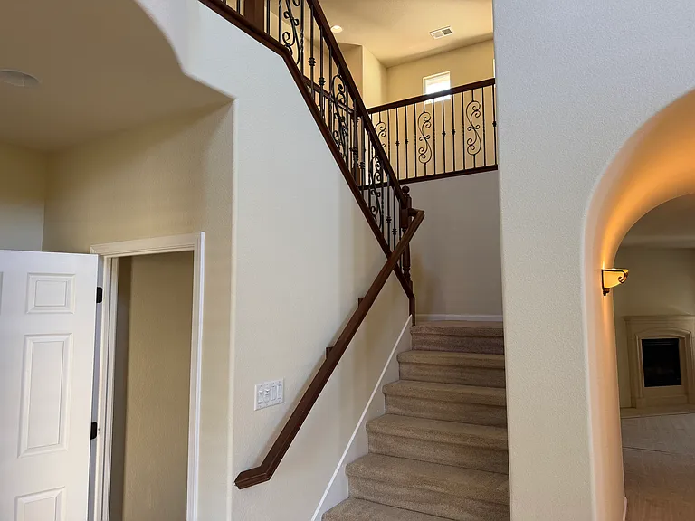 1427 Wyndham Ln — Photo 13