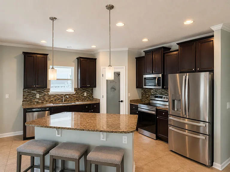 627 Drysdale Dr — Photo 4