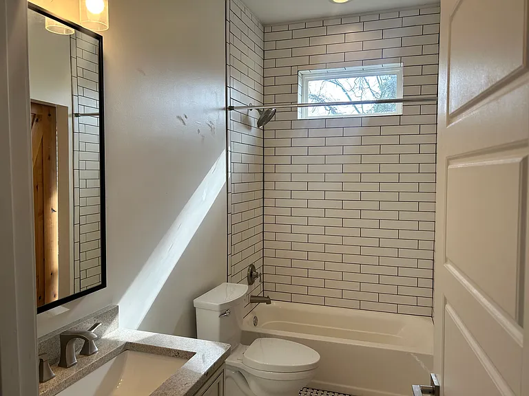 731 Berne St SE — Photo 13