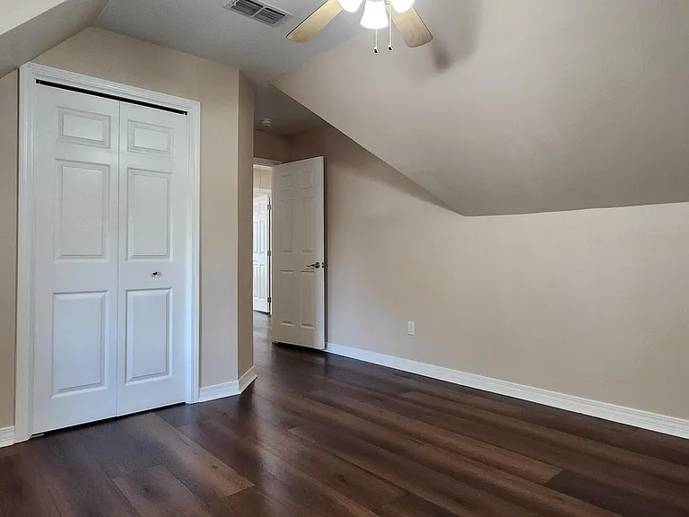 3829 Versailles Ct — Photo 18