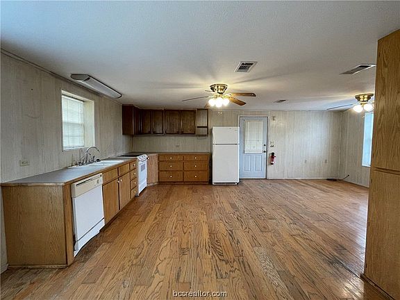2nd image of 19772 Cole Ln