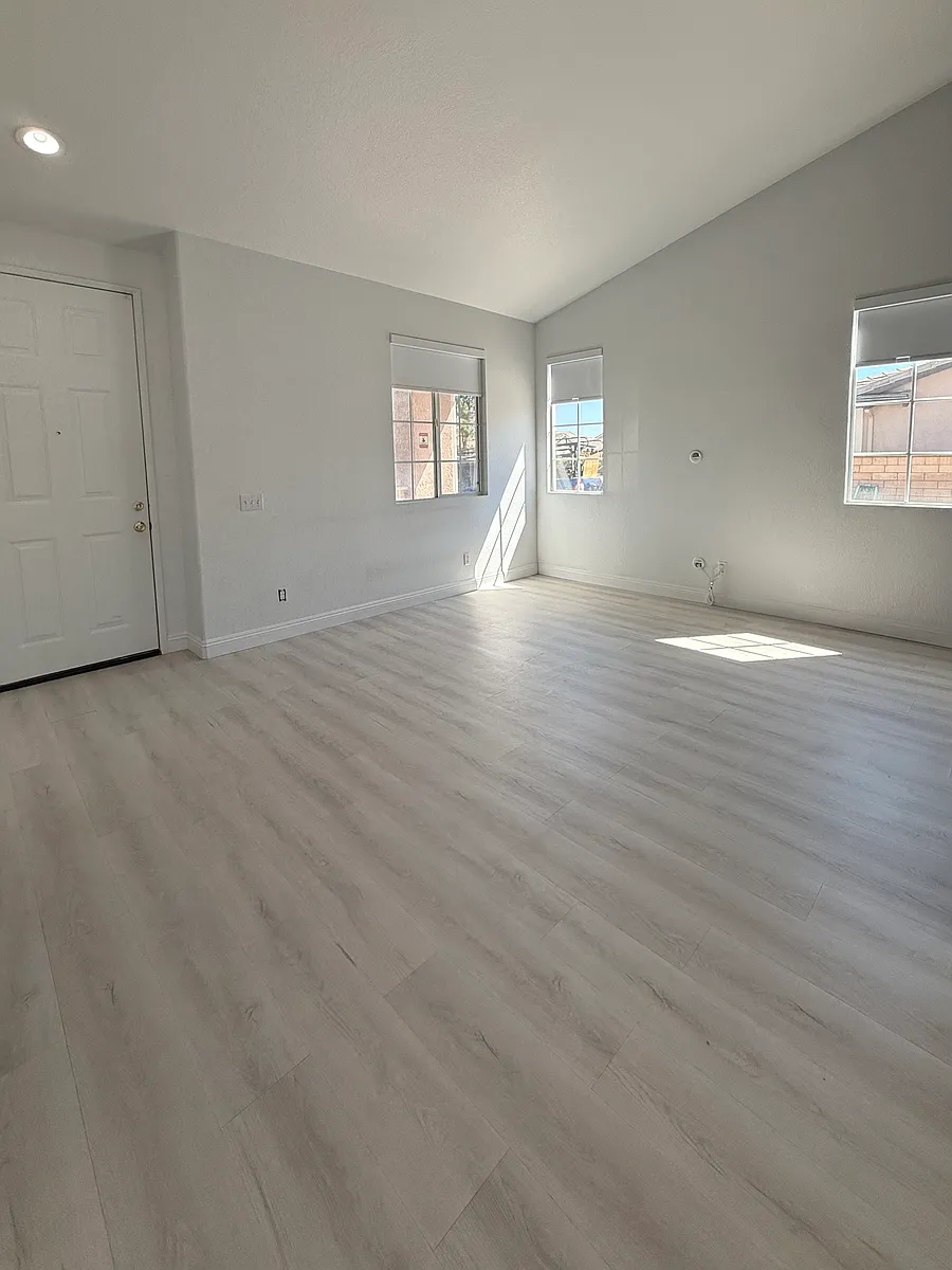 Building Photo - 1193 Woodburn Cir