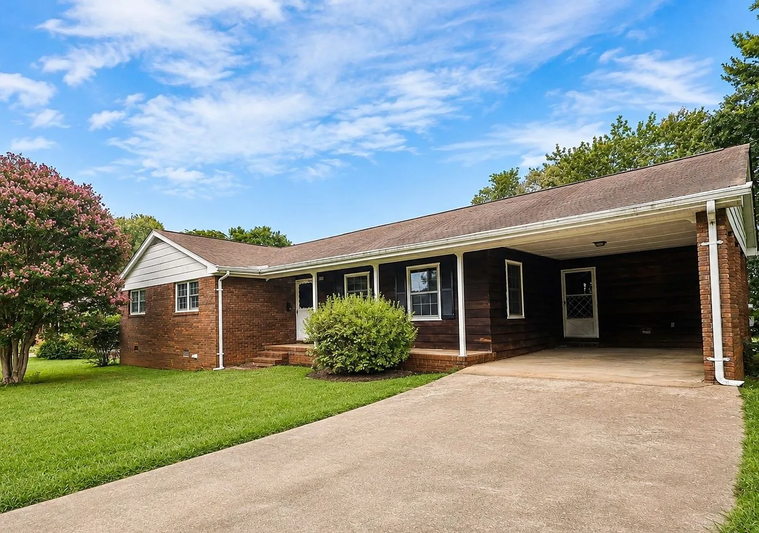 Freshly Renovated & Move-In Ready Charming 3BR Brick Ranch! — Photo 1