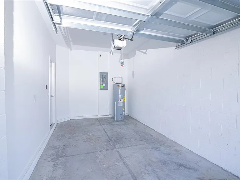 2642 Runners Cir — Photo 8