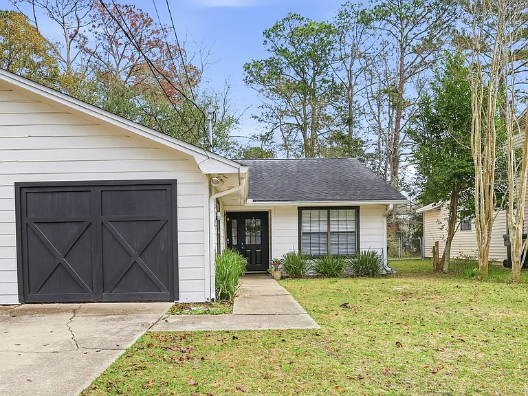 3235 Mound Dr — Photo 1