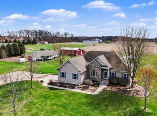 9553 Charles Ct, Dexter, MI 48130
