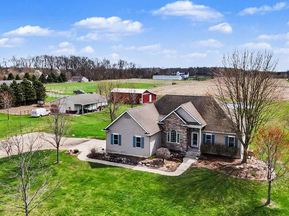 9553 Charles Ct, Dexter, MI 48130
