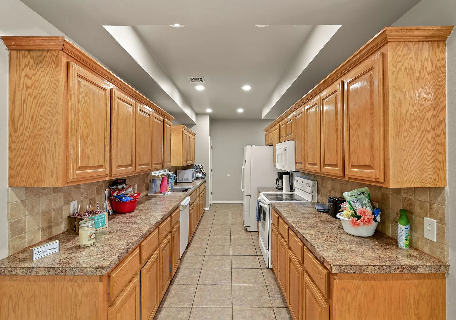 3 Bed / 2.5 Bath in a 2 Story Four Plex - Water, Lawncare, & Trash Services Included! — Photo 3