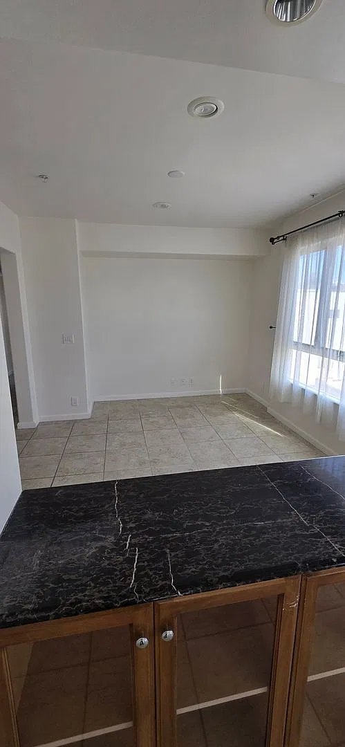 1748 Colby Ave — Photo 4
