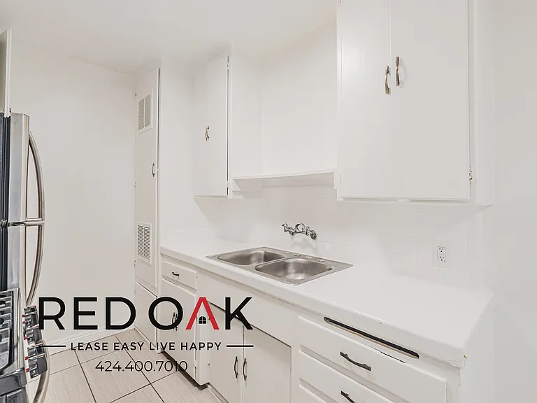 5832 Carlton Way #2 — Photo 9