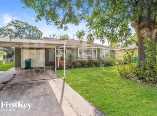 1613 Locklaine Dr, Pasadena, TX 77502