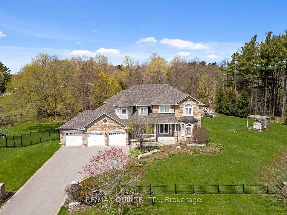 1st image of 2 Treeview Ave