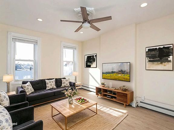 2nd image of 109 North St APT 3