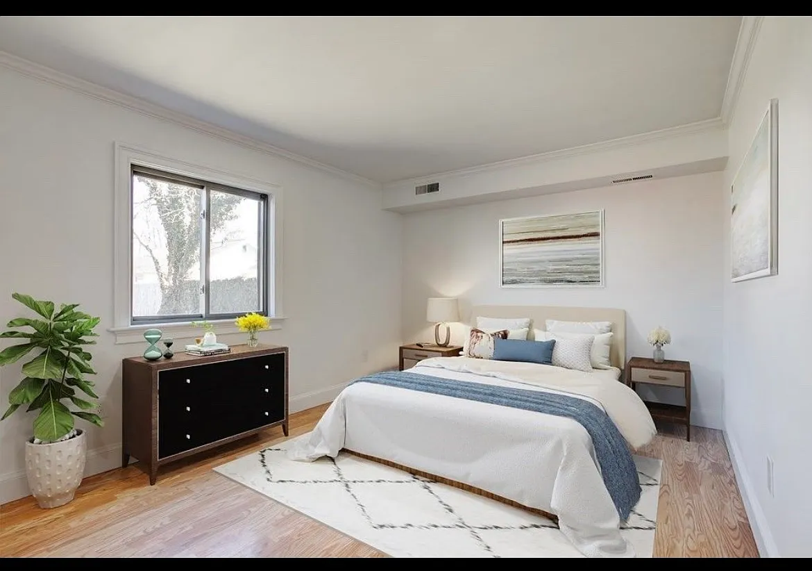 2 bed, 1.5 bath, 1014 sqft, $2,700 — Photo 2