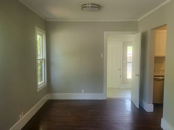 2nd image of 1400 S Fannin Ave