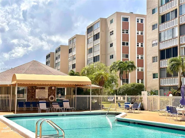 500 NE 12th Ave APT 705, Hallandale, FL 33009