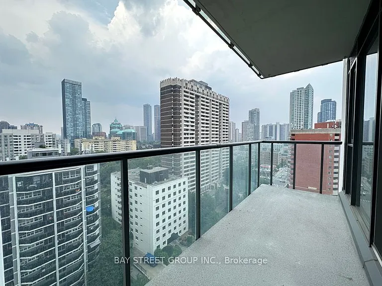 81 Wellesley St E #1408 — Photo 10