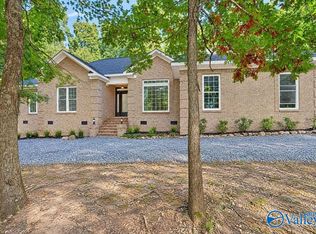 107 Cascade Creek Dr, Somerville, AL 35670