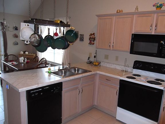 3rd image of 1538 Lawson Dr