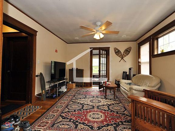 5th image of 20 Lyne Rd #2