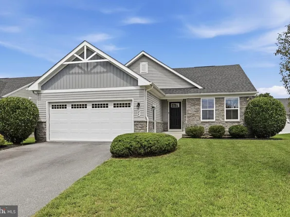24 Ethan Cir, Martinsburg, WV 25403