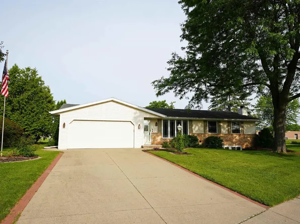 1238 Stine Way, De Pere, WI 54115