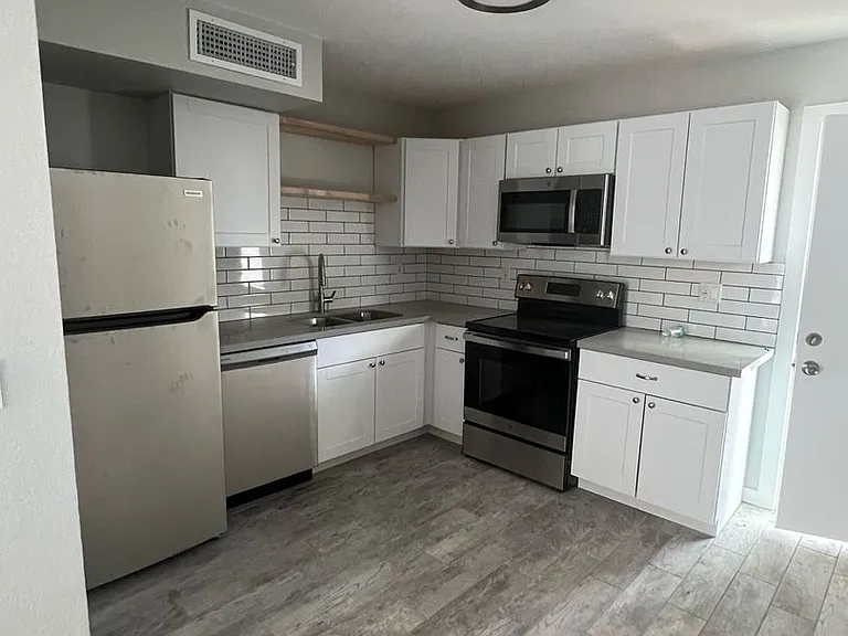 12717 W Amy Dr #4 — Photo 3