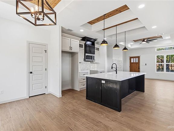 5th image of 1202 E Wright Ave