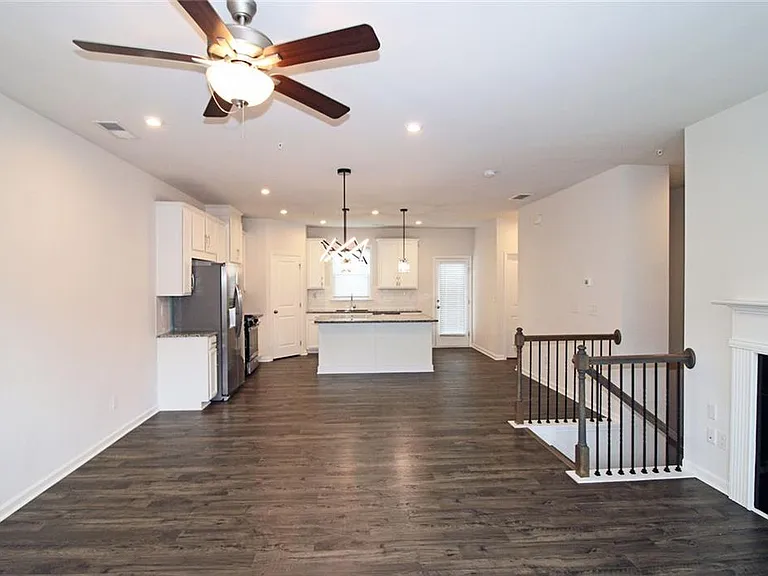 1640 Coasta Way — Photo 7