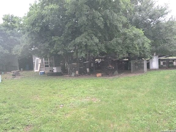 5th image of 3503 Creekside Dr.