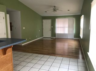 902 W Mill St, Carbondale, IL 62901