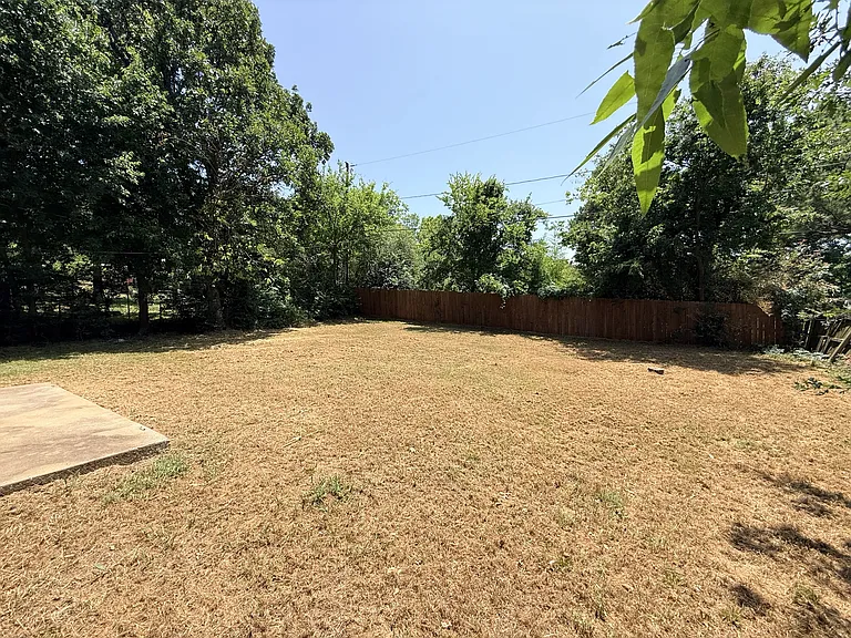 1336 Crestview Dr — Photo 19