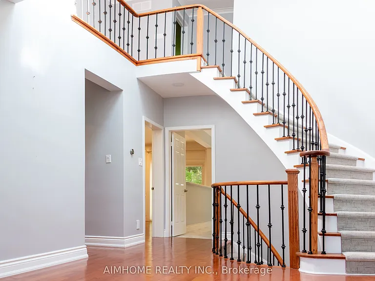 103 Clarinda Dr — Photo 4