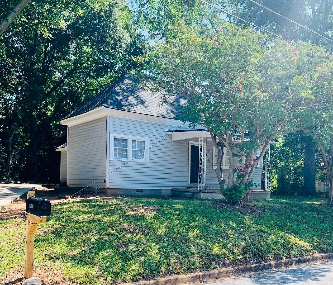 3/2 Renovated House off West Broad Street! Available now! — Photo 3
