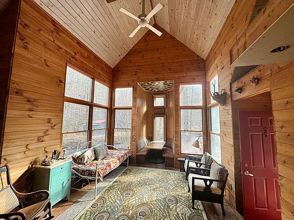 4th image of 14092 Big Creek Rd