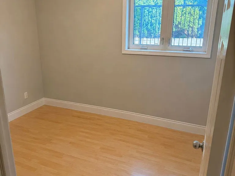 10 Carnegie Ln — Photo 9