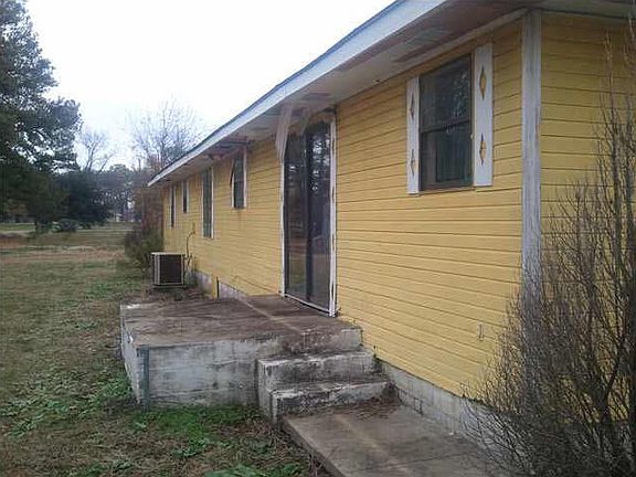 5th image of 100 Plum St