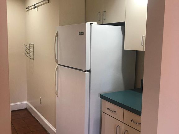 4th image of 115 N 1st St APT 318