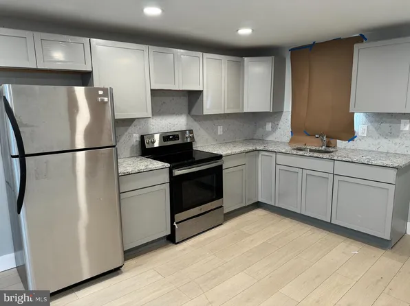 4652 James St, Philadelphia, PA 19137