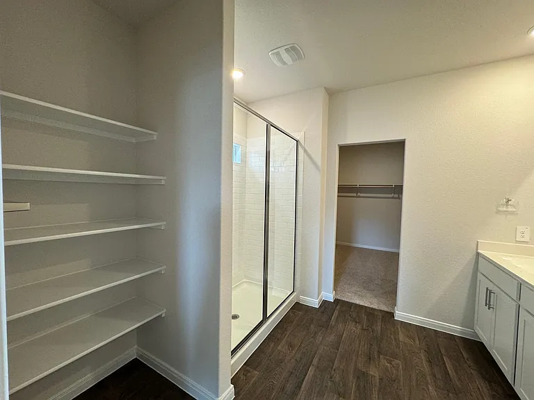 117 Docile Loop — Photo 17